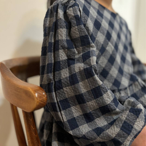 ギンガムチェック柄女の子ワンピースネイビー色