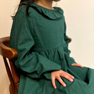 レトロなフリル襟女の子ワンピース 緑色