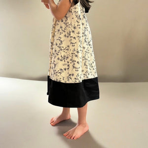 レトロシックなキッズ花柄ワンピース