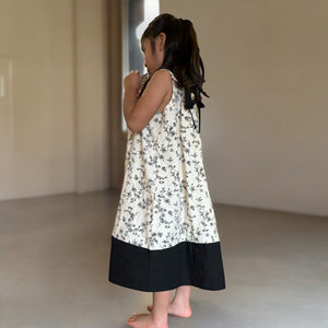 レトロシックなキッズ花柄ワンピース