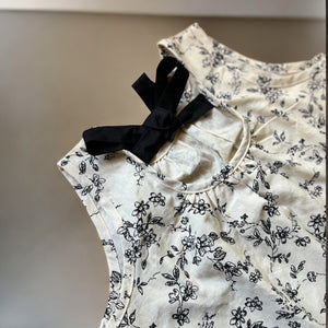 レトロシックなキッズ花柄ワンピース