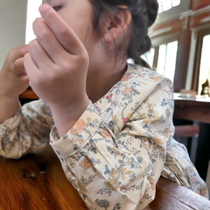 ふんわりシルエット女の子長袖トップス