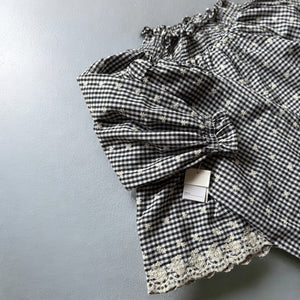 mutta. ギンガムチェック上下セットアップ 女の子 キッズ 長袖ブラウスとフリルパンツ レース使いが上品なおしゃれ服