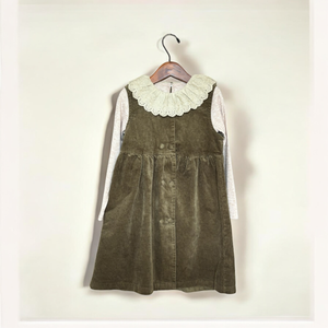 女の子向けのレトロなセットアップ