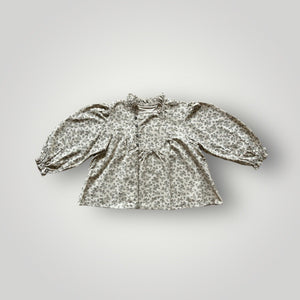 秋冬向けのキッズ花柄セットアップ