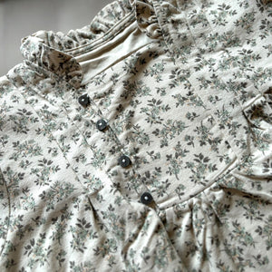 秋冬向けのキッズ花柄セットアップ