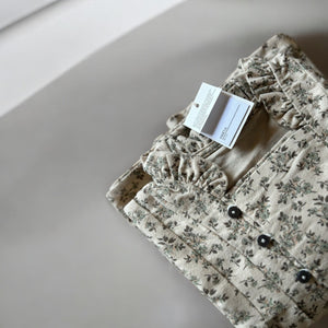 秋冬向けのキッズ花柄セットアップ