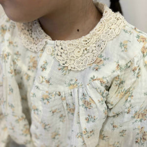 かぎ編みの襟付き女の子ガーゼ生地のトップス