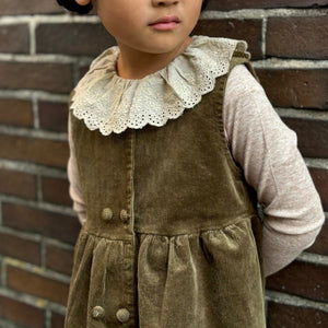 女の子向けのレトロなセットアップ