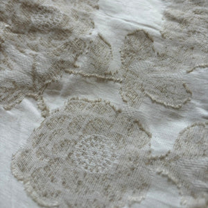 レトロでヴィンテージなキッズ向けの秋冬向けのワンピース