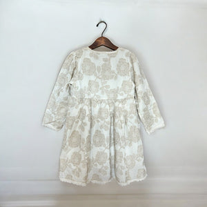 レトロでヴィンテージなキッズ向けの秋冬向けのワンピース