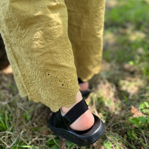 ノースリーブのレトロなキッズセットアップ