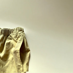 ノースリーブのレトロなキッズセットアップ