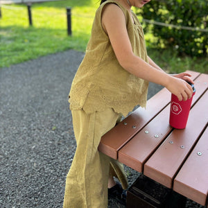 ノースリーブのレトロなキッズセットアップ