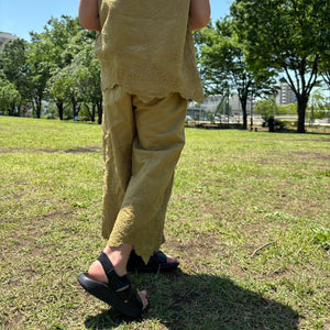 ノースリーブのレトロなキッズセットアップ