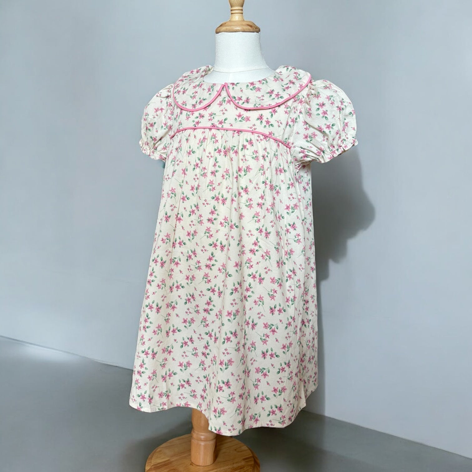 レトロ女の子ワンピース|ピンク色|花柄デザイン丸襟|mutta.