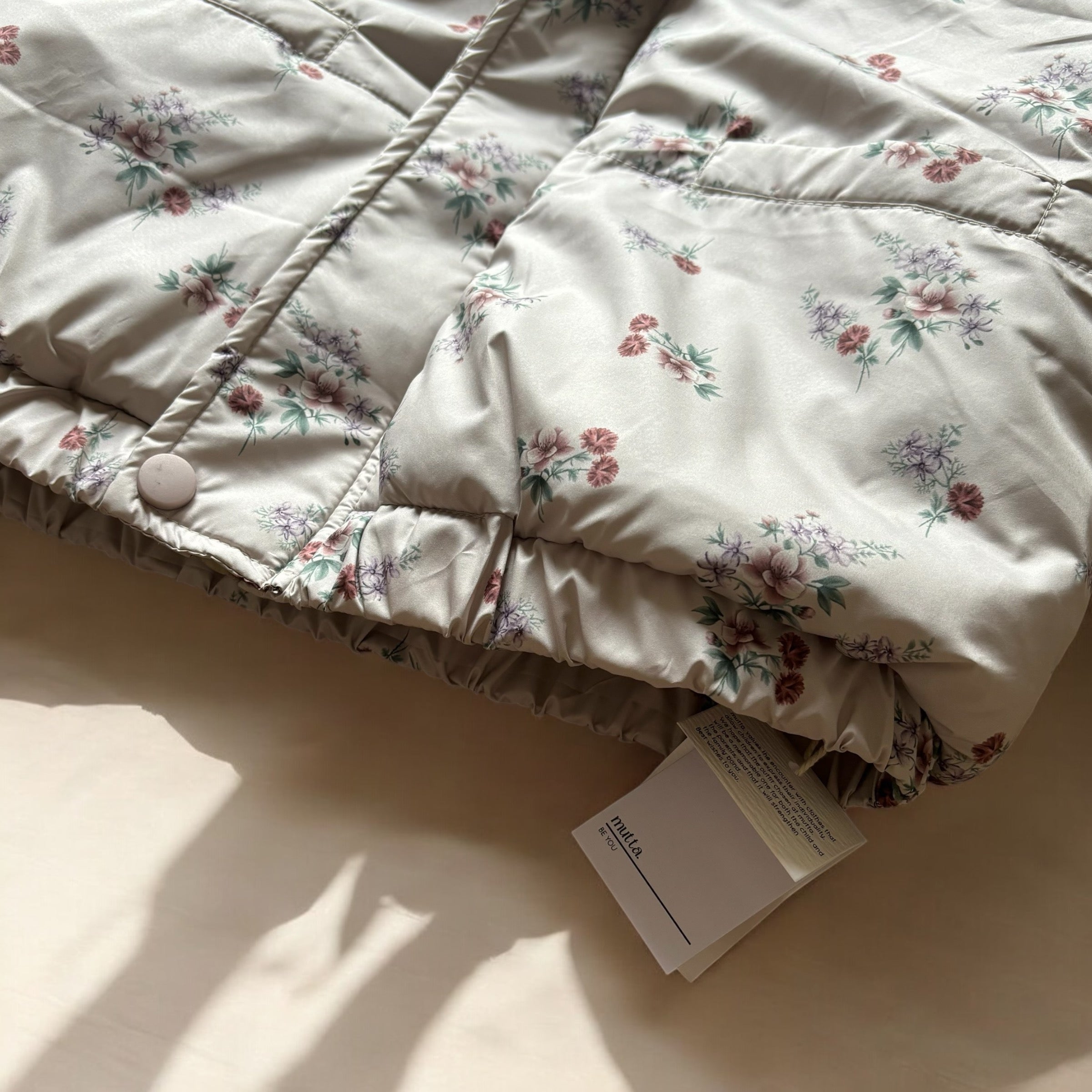 many花柄パッチワーク 収納ポケット keisho kitano 花柄パッチワークデザイン 個性的ジャケット