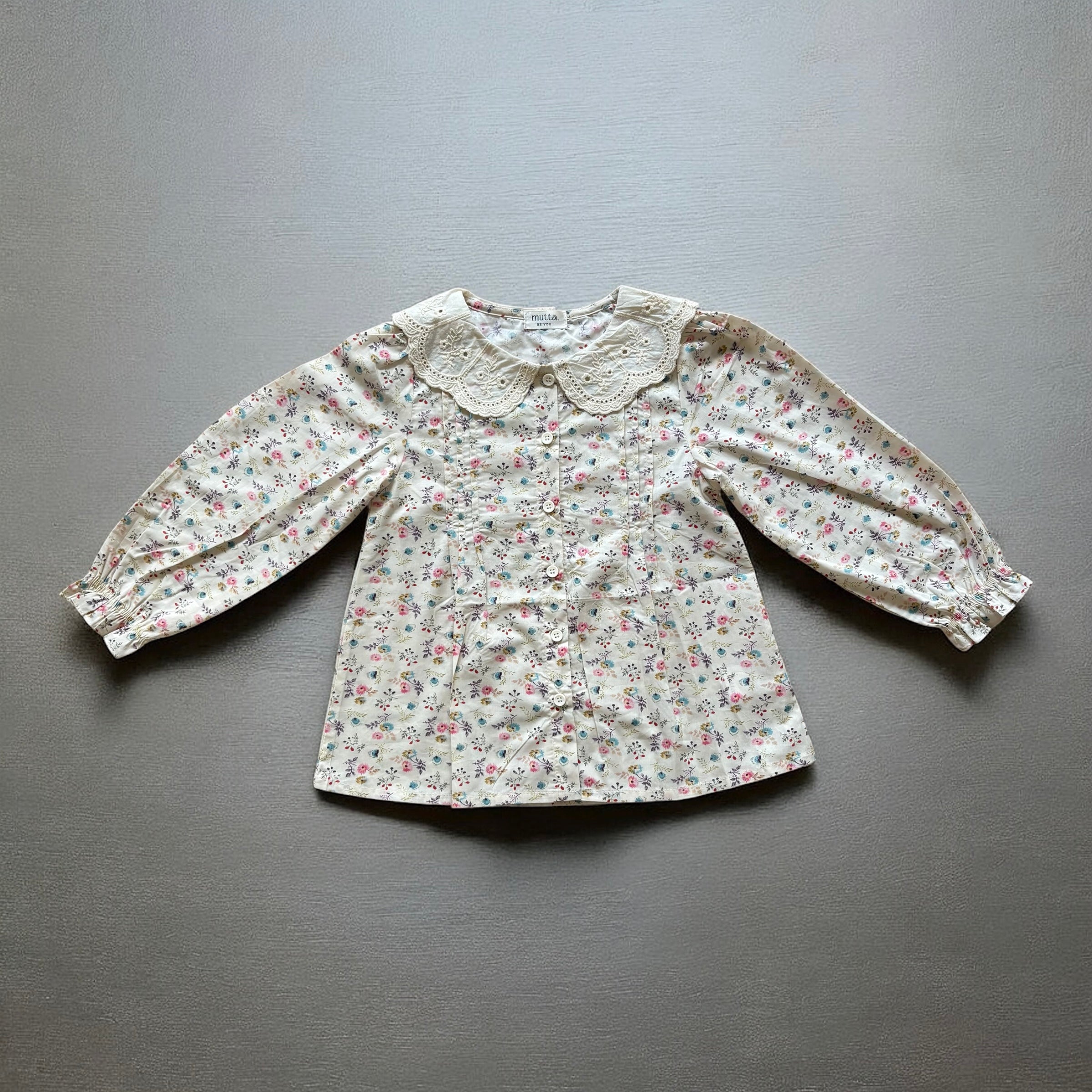上品な花柄長袖ブラウス 女の子用 コットン素材 レースカラー付き キッズトップス