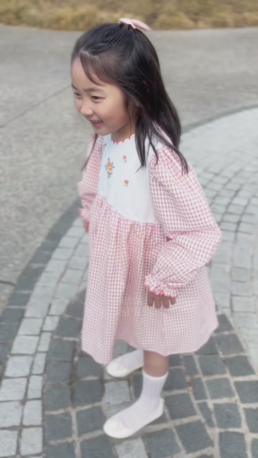 レトロ女の子ワンピース|カラフルで花柄デザインフリル襟